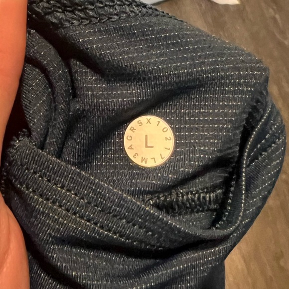 Lululemon navy short sleeve shirt - Picture 3 of 3